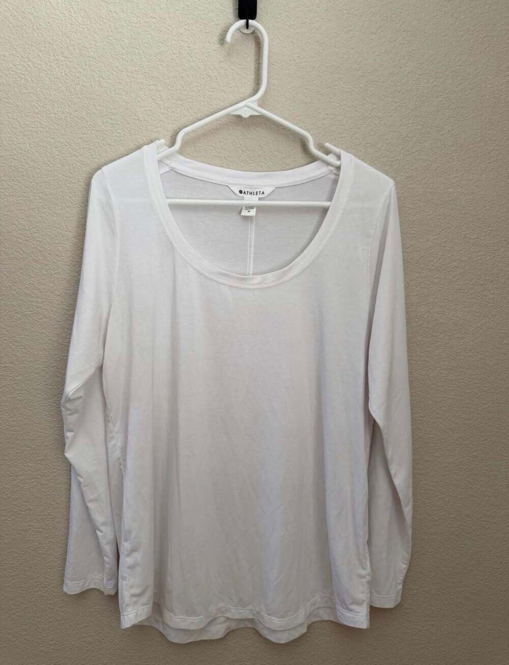 Athleta Long Sleeve Move With Ease Activewear Top